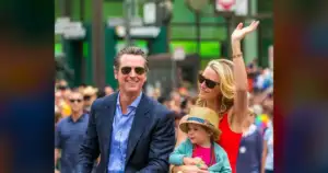 0 credible reports link Newsom's $35 plea to Swalwell rape claim.