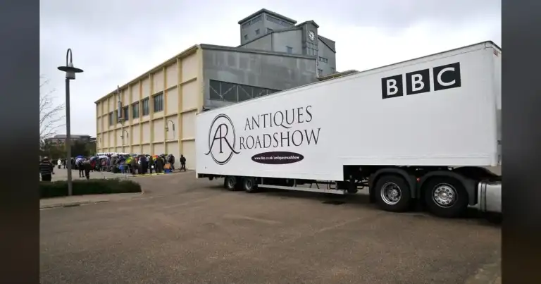 Antiques Roadshow: "I'm in complete shock" after $100k reveal