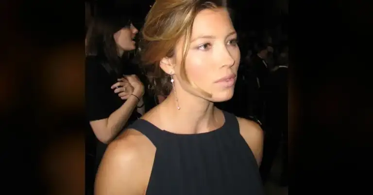 Timberlake & Biel: United Front Collapses From Absences.