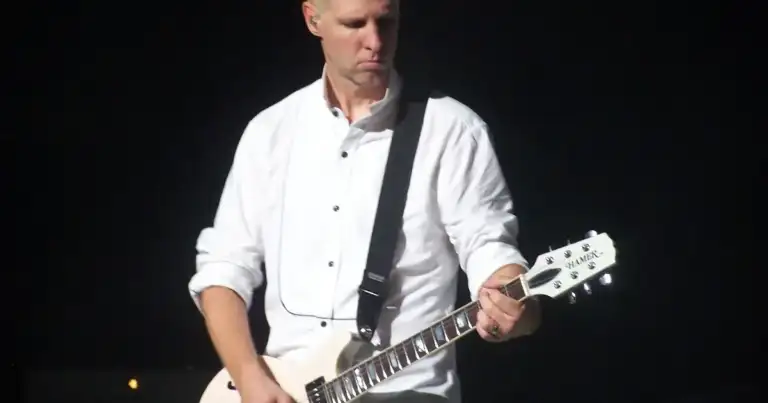 Online Critics: "Convenient Timing" For Dumont's Illness Reveal