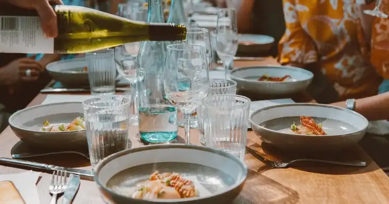 Eating dinner after 8 PM risks strokes, memory loss.